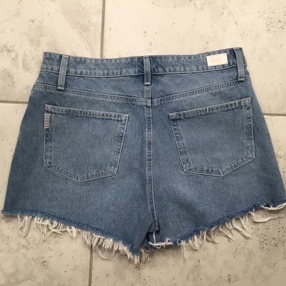 PAIGE DENIM| Margot Short w/ Exposed Button Fly - Picture 3 of 10